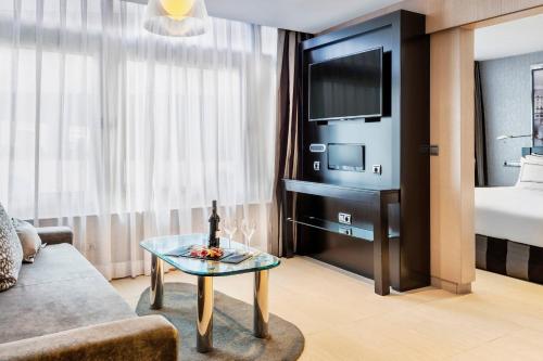 Suite The Level del hotel Melia Madrid Princesa. Foto 6