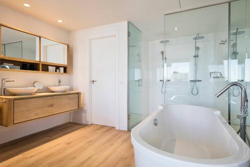 Suite Junior The Level del hotel Melia Madrid Princesa. Foto 2