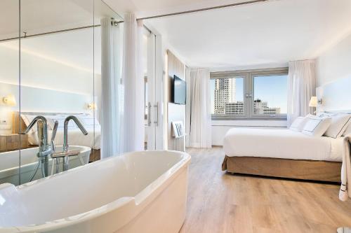 Suite Junior The Level del hotel Melia Madrid Princesa. Foto 3