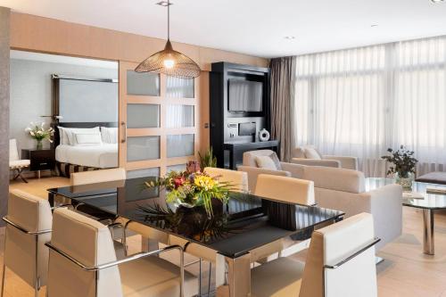 Suite Presidencial The Level del hotel Melia Madrid Princesa. Foto 1