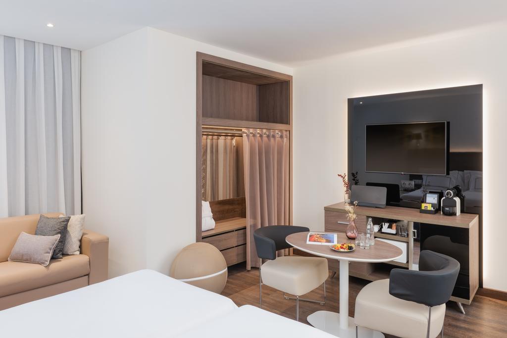 Habitación doble Premium The Level del hotel Melia Madrid Serrano. Foto 3