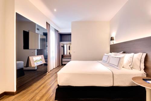 Habitación Doble Premium - 1 o 2 camas del hotel Melia Madrid Serrano