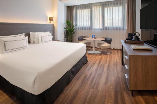 Habitación The Level del hotel Melia Madrid Serrano