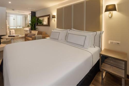 Alojamiento Grand Premium The Level con bañera del hotel Melia Madrid Serrano. Foto 2