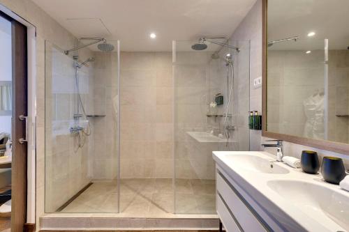 Habitación The Level Premium del hotel Melia Madrid Serrano. Foto 5