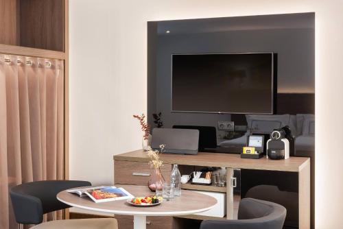 Habitación The Level del hotel Melia Madrid Serrano. Foto 4