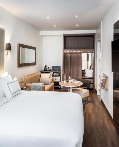 Habitación Familiar del hotel Melia Madrid Serrano. Foto 3