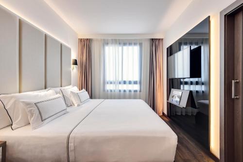 Suite Junior The Level del hotel Melia Madrid Serrano. Foto 3