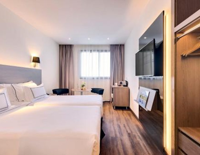 Habitación Doble Premium - 1 o 2 camas del hotel Melia Madrid Serrano. Foto 2
