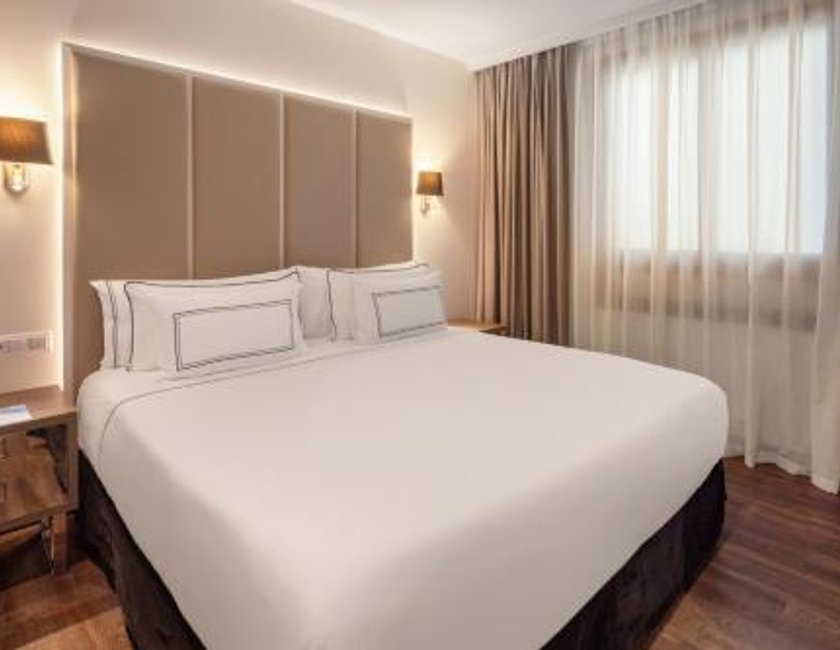 Habitación The Level Premium del hotel Melia Madrid Serrano. Foto 1