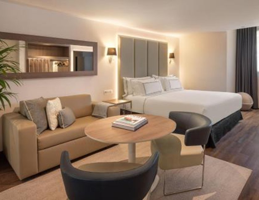 Alojamiento Grand Premium The Level con bañera del hotel Melia Madrid Serrano