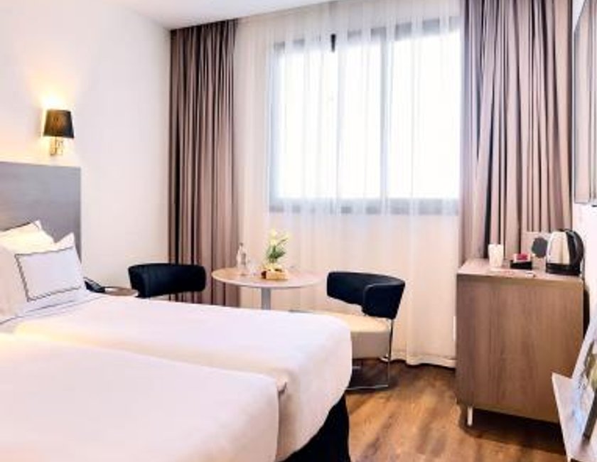Habitación Doble Supreme del hotel Melia Madrid Serrano. Foto 3