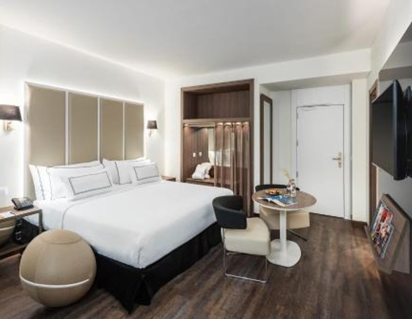 Habitación Triple del hotel Melia Madrid Serrano. Foto 2