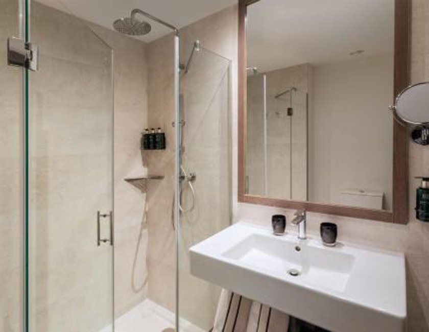 Habitación Familiar del hotel Melia Madrid Serrano. Foto 2