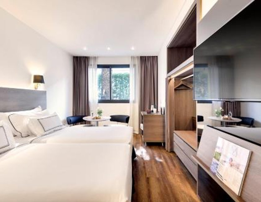 Habitación Meliá con vistas exteriores del hotel Melia Madrid Serrano