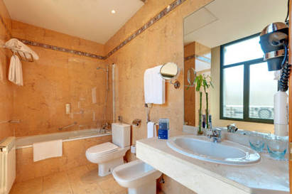 Habitación doble del hotel Casa de Las Artes, member of Meliá Collection. Foto 1