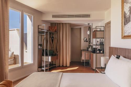 The Artist Junior Suite con Terraza del hotel Casa de Las Artes, member of Meliá Collection. Foto 7