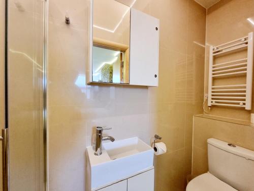 Habitación Doble del hotel London Stay Apartments. Foto 13