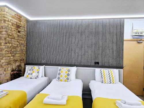 Habitación Triple del hotel London Stay Apartments. Foto 7