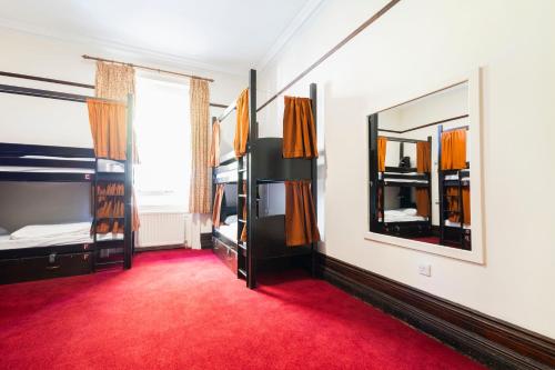 Cama en habitación compartida femenina de 8 camas del hotel Palmers Lodge Swiss Cottage - Hostel. Foto 3