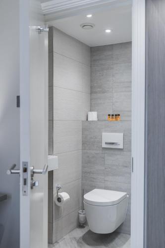 Habitación Doble Económica del hotel Mornington Victor London Belgravia. Foto 4