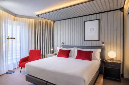 Suite de 1 dormitorio - 1 cama extragrande del hotel Canopy By Hilton Madrid Castellana