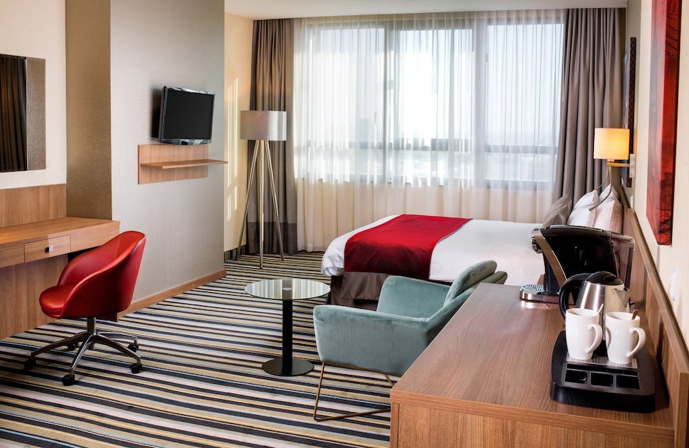 Habitación Confort con 2 camas individuales del hotel Leonardo Royal Warsaw. Foto 2