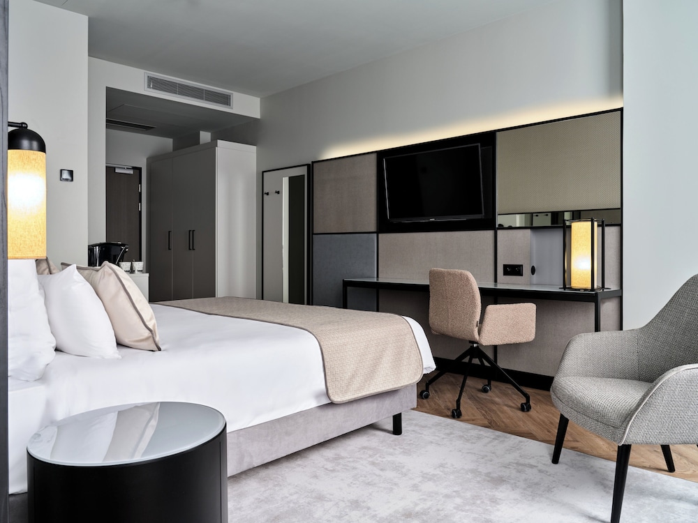 Habitación Doble Superior del hotel Leonardo Royal Warsaw. Foto 4