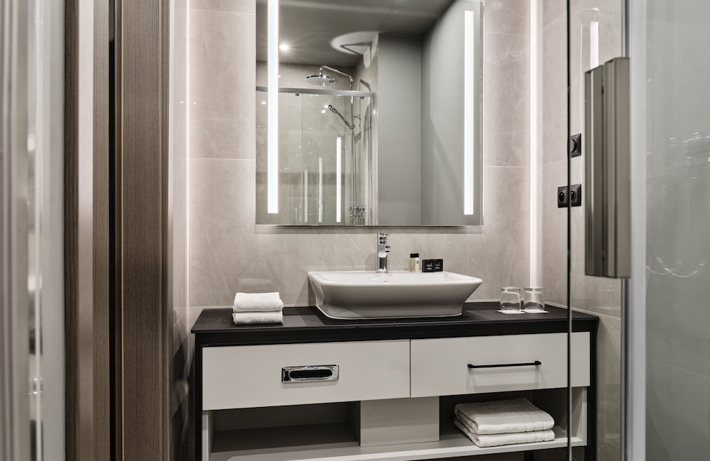 Habitación Doble Superior del hotel Leonardo Royal Warsaw. Foto 5
