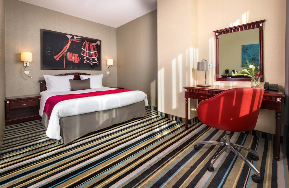 Habitación Junior del hotel Leonardo Royal Warsaw. Foto 3