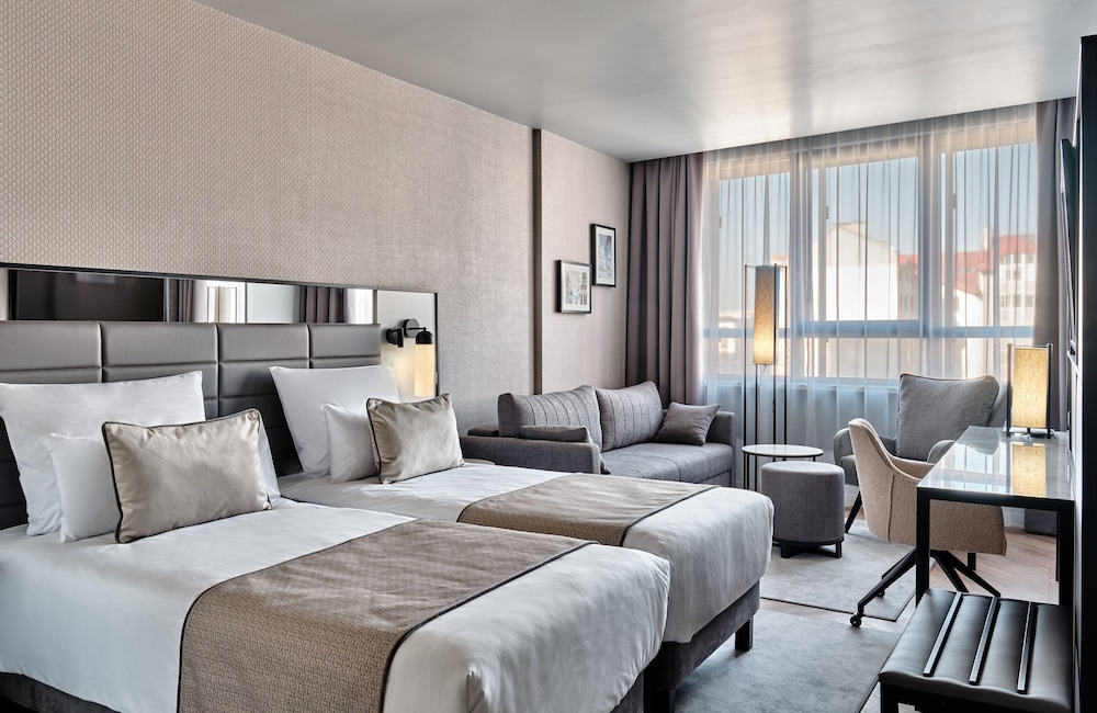 Habitación Ejecutiva del hotel Leonardo Royal Warsaw. Foto 1