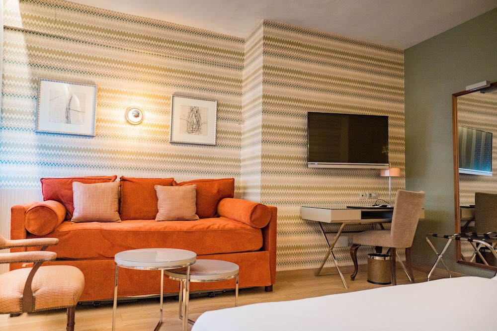 Habitación triple del hotel Ópera. Foto 1