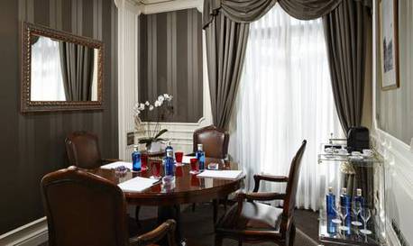 Suite Business del hotel Gran Melia Fénix. Foto 2