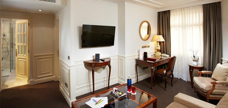 Junior suite Lujo del hotel Gran Melia Fénix. Foto 1