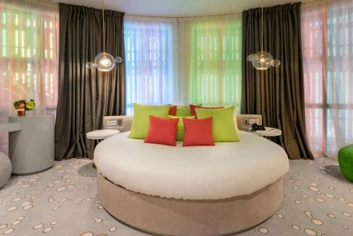 Habitación Doble Deluxe Skylight del hotel Vincci Capitol. Foto 3