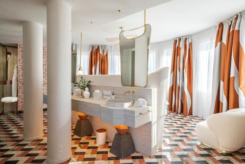 Suite del hotel Vincci Capitol. Foto 4
