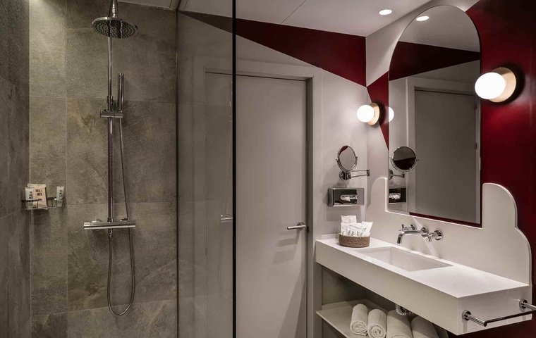 Habitación doble Premium del hotel Vincci Capitol. Foto 2