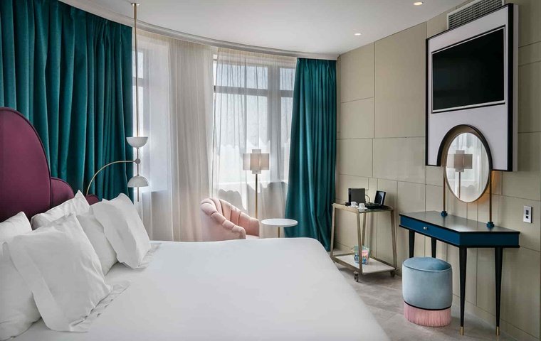 Habitación doble Lujo Vista ciudad del hotel Vincci Capitol. Foto 1