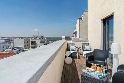 Habitación Vincci con terraza del hotel Vincci Capitol. Foto 2