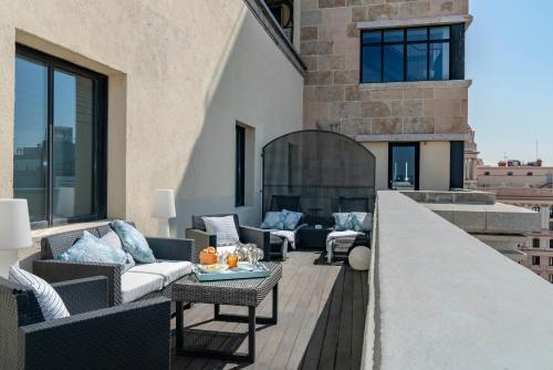Habitación Vincci con terraza del hotel Vincci Capitol. Foto 6