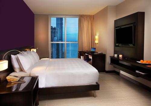 Suite Platinum con vistas al océano del hotel Megapolis Panama. Foto 2