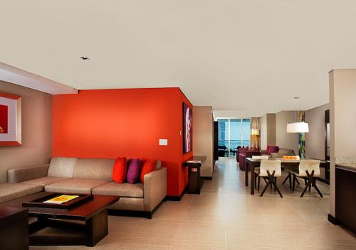 Suite Presidencial del hotel Megapolis Panama. Foto 3