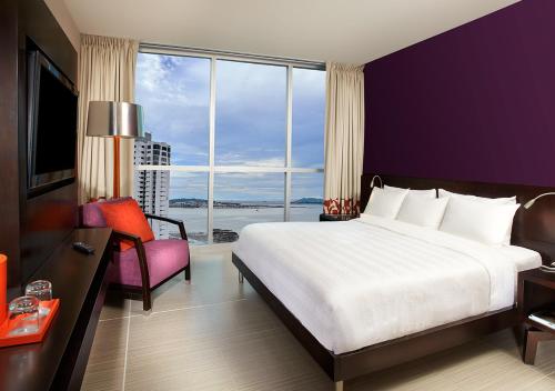 Suite Junior del hotel Megapolis Panama. Foto 1