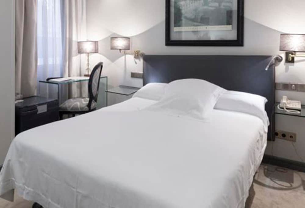 Habitación básica doble, 1 cama de matrimonio del hotel Inhala Garden. Foto 1