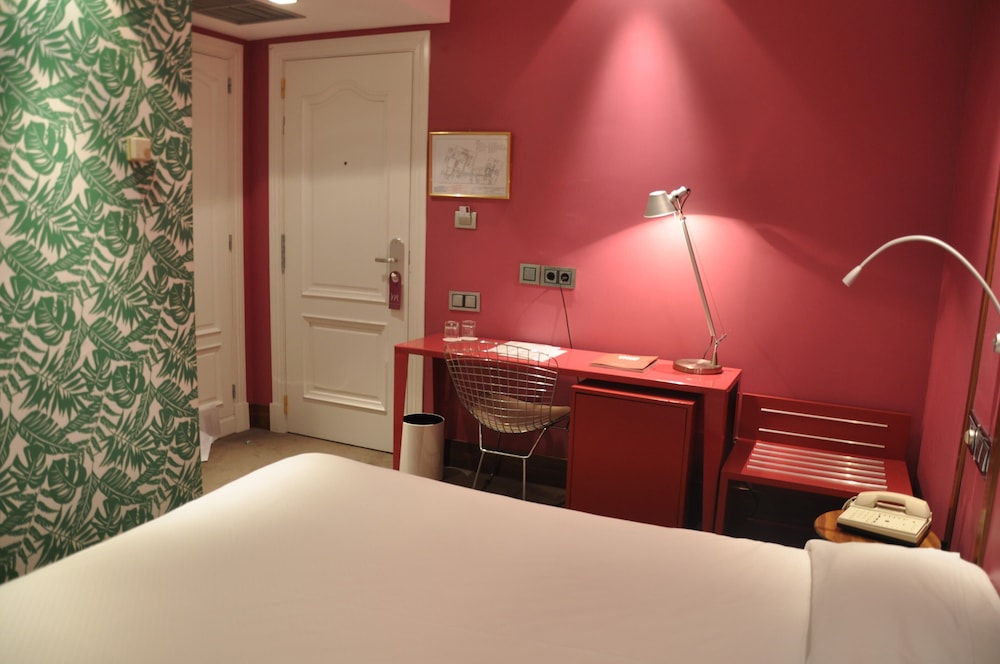 Habitación básica doble, 1 cama de matrimonio del hotel Inhala Garden. Foto 4