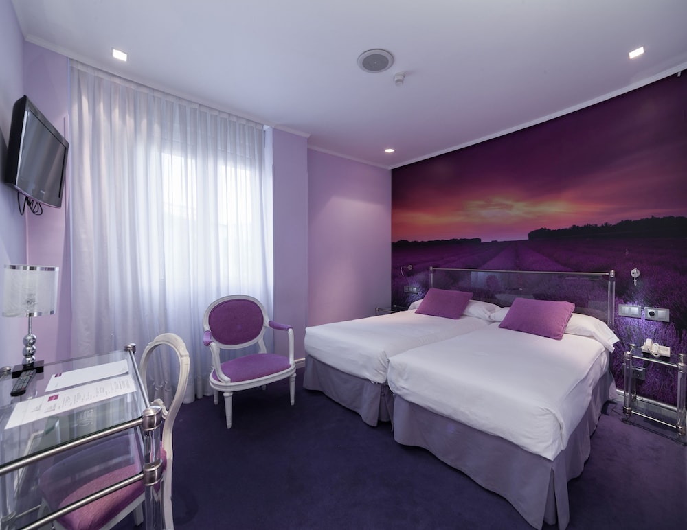 Habitación estándar con 1 cama doble o 2 individuales del hotel Inhala Garden. Foto 2