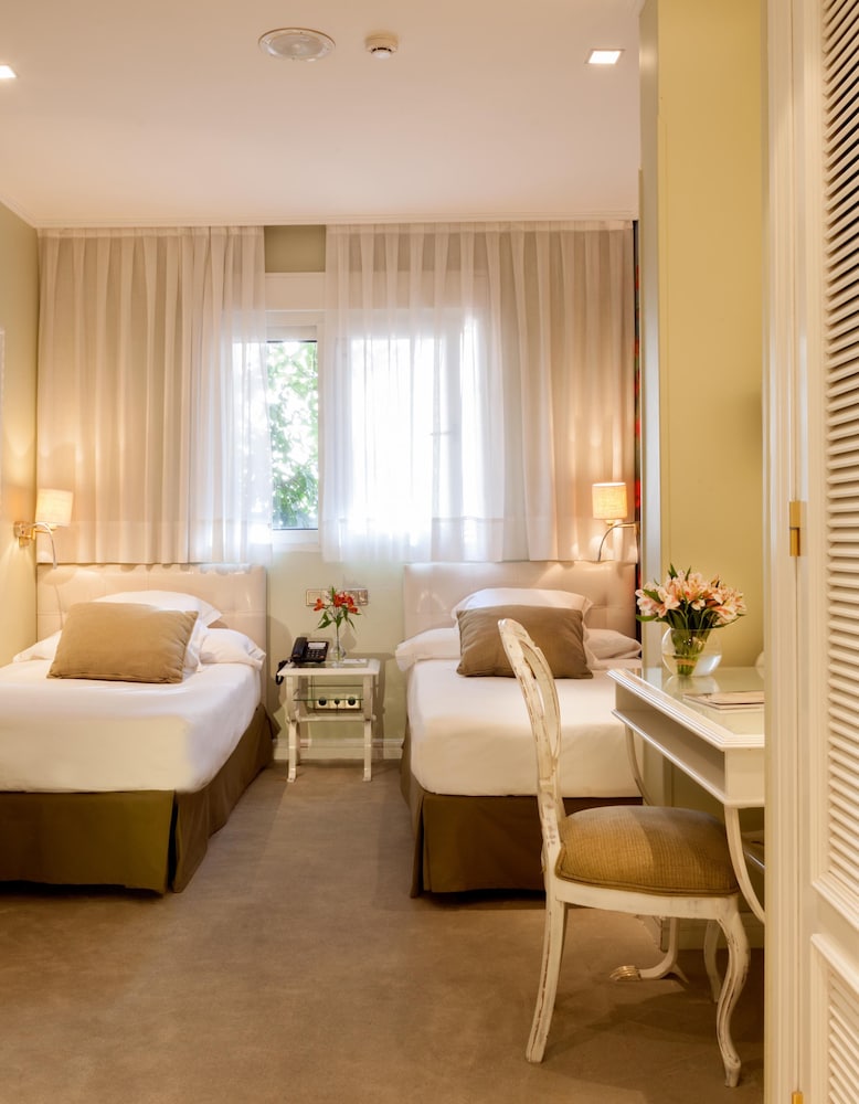 Habitación estándar con 1 cama doble o 2 individuales del hotel Inhala Garden. Foto 5