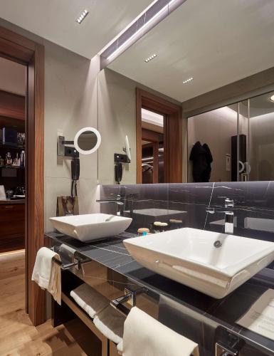 Suite Spa con terraza y acceso al club Wellington del hotel Wellington and Spa Madrid