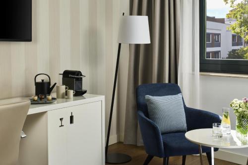 Habitación Doble Superior con 1 cama supletoria - 1 o 2 camas del hotel Nh Madrid Ventas. Foto 2