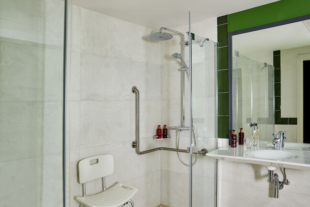 Habitación, 2 camas individuales del hotel Indigo Madrid - Princesa, An Ihg. Foto 5